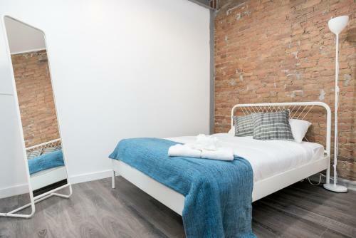 Three-bedroom Apartment On Saint Laurent Boulevard 2b