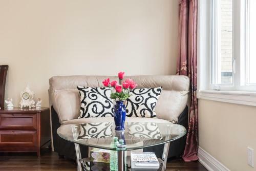 Hostal Toronto Downtown Comfortable Home