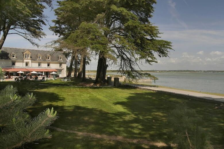 Hotel Logis Pen Bron