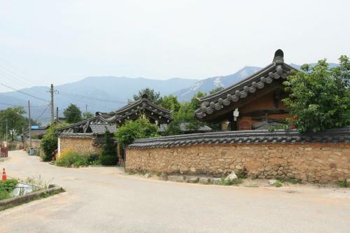 Hostal Yongwook Lee's Traditional House