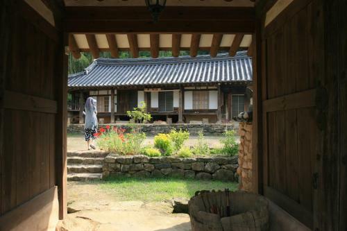 Hostal Yongwook Lee's Traditional House