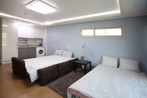 Hostal Ara Stay