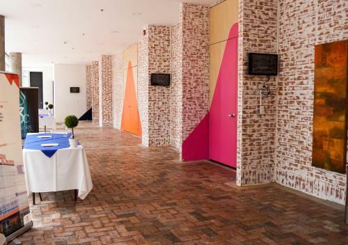 Pop Art Hotel Tocancip� Y Centro De Convenciones