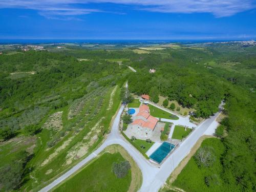 Country House Buje 5711