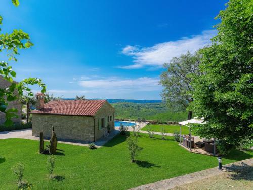 Country House Buje 5711