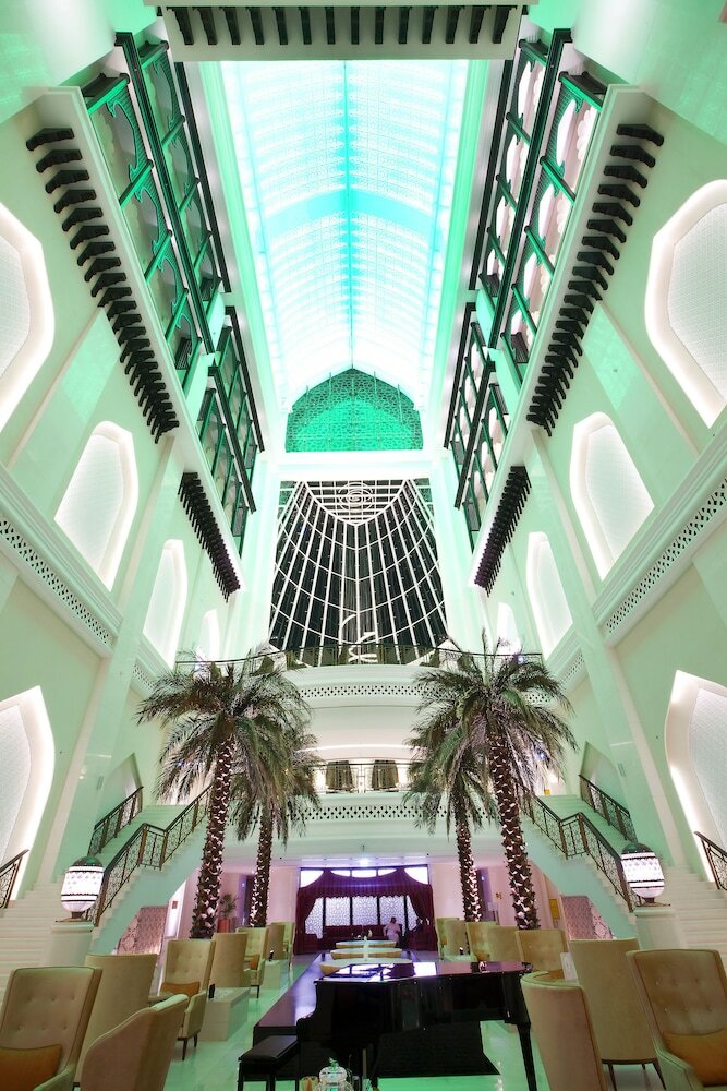Bab Al Qasr Hotel