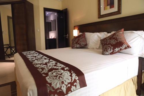 Apartamento Grand Micasa Aci 2000