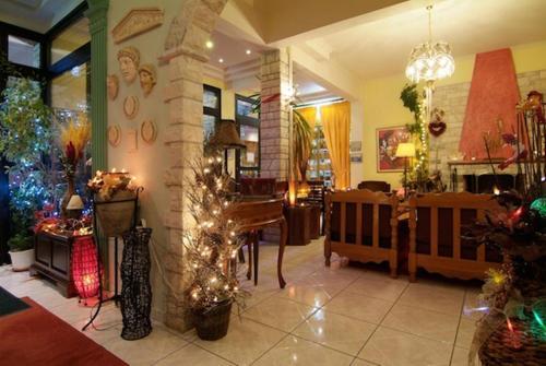 Hotel Varonos