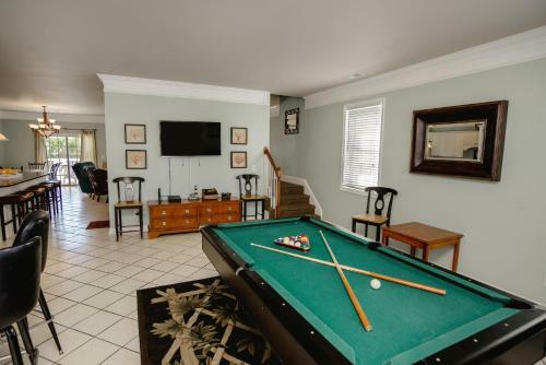 Bermuda Breeze C Holiday Home