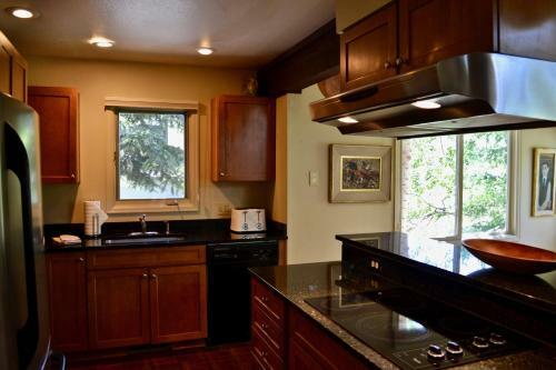Classic Vail Rustic Mountain Getaway