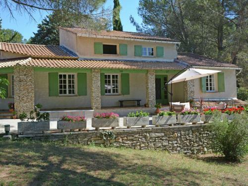 Lush Villa In Beaucaire With Swimming Pool
