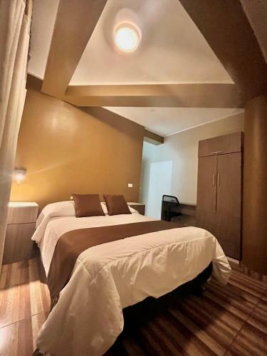 Hostal Hotel Embajada Wanka