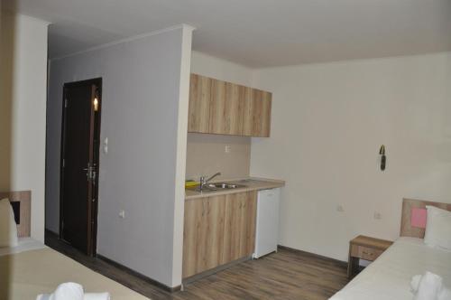 Cleopatra Apartments