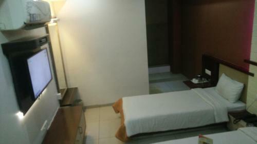 Hotel Kalinga Lake View