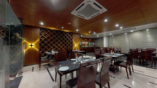 Hotel Shivas Gateway