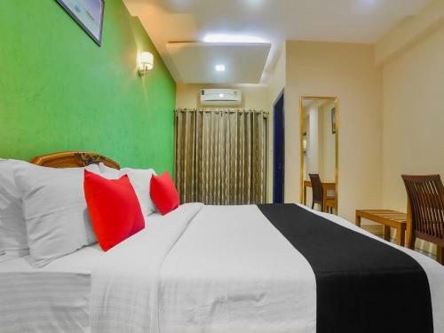 The Avenue - Luxury Service Apartment