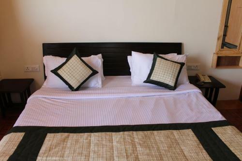 Hotel Jharipani Castle Resort