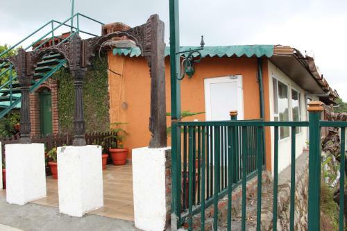 Hotel Jharipani Castle Resort