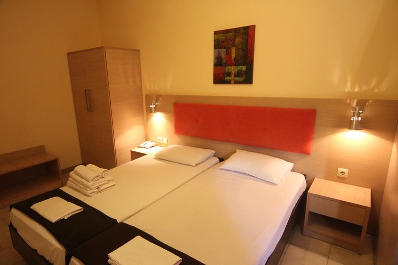 Philoxenia Hotel & Studios