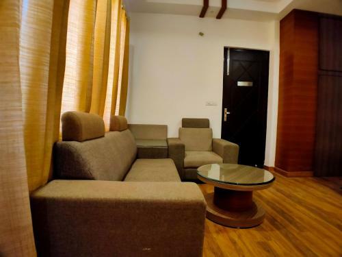 Hotel Grand Tapovan