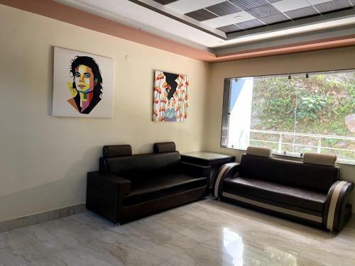 Hotel Grand Tapovan