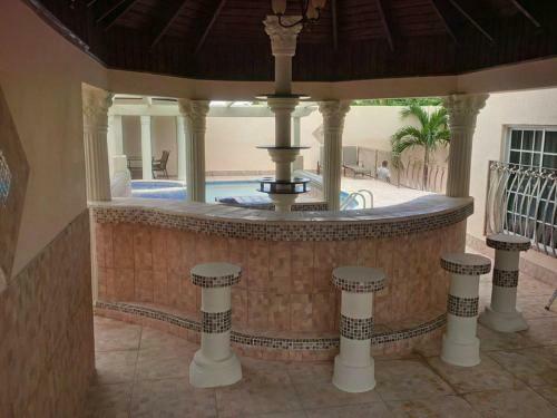 Pinnacle View Estate Tiana Villa
