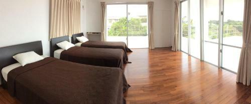 Hostal Seaside House Nirai