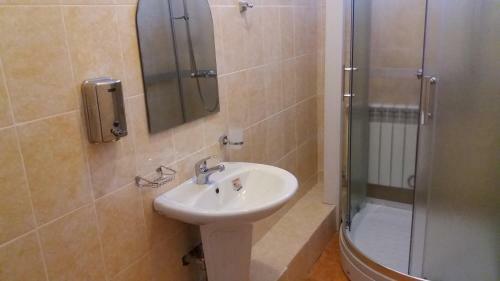 Hostal Nursat Guest House