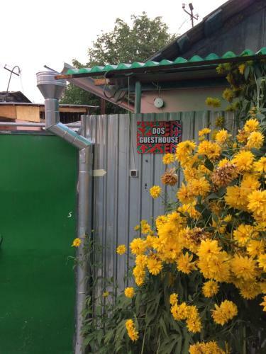 Hostal Dos Guesthouse