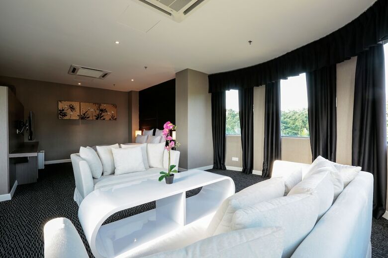 Lax Boutique Hotel