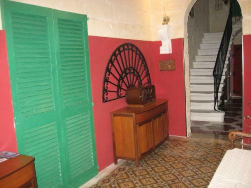 Hostal The 1930's Maltese Residence