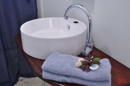 Hotel Baobab Beach Resort And Backpackers