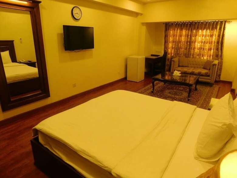 Diplomat Hotel