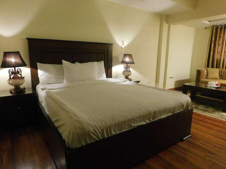 Diplomat Hotel