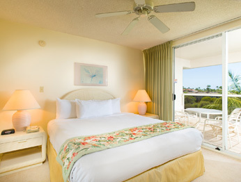 Hotel Aston At The Maui Banyan