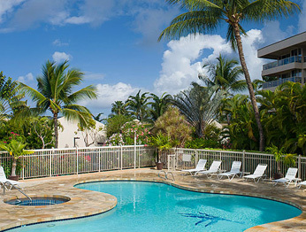 Hotel Aston At The Maui Banyan