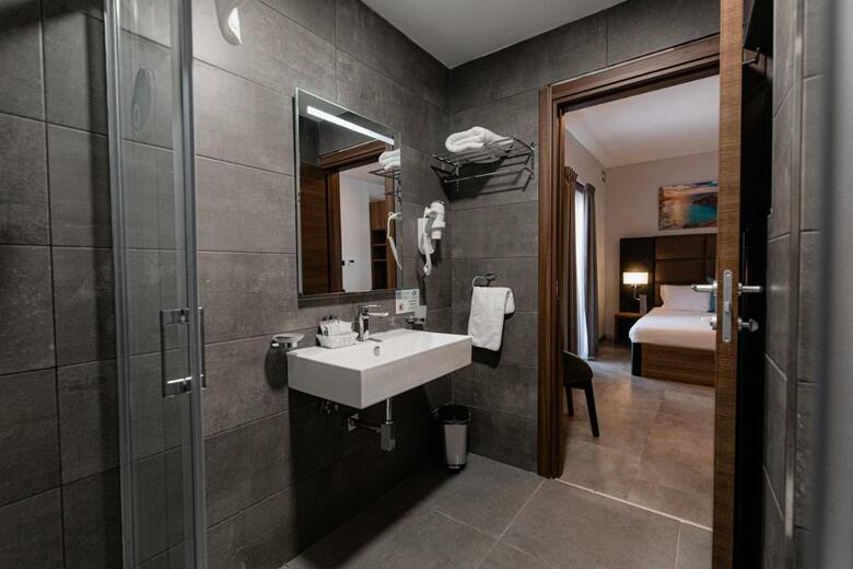 Hotel Pebbles Resort