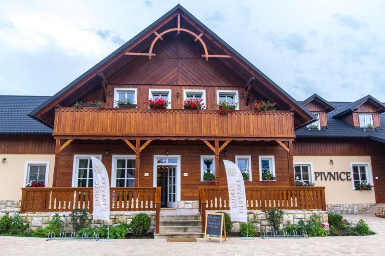 Posada Pivnice Ve Dvorci