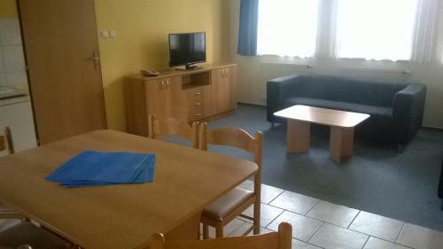 Hotel Holiday Resort Losinka