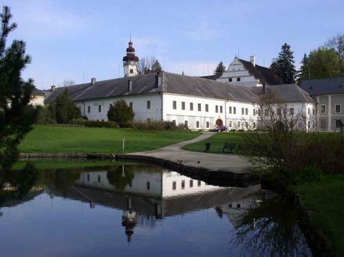 Hotel Holiday Resort Losinka