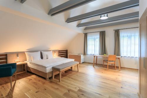 Hotel A Restaurace U Vychop??