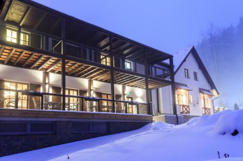 Hotel A Restaurace U Vychop??