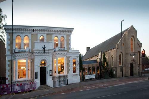 Sandford House Hotel