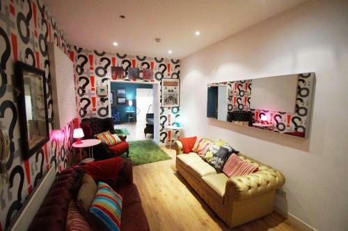 Cardiff Bay Lodge