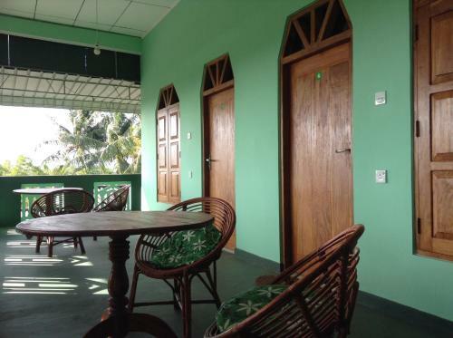 Hostal Lagoon Inn
