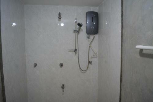 Hostal Shining Line