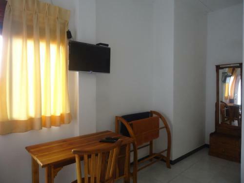Hostal Shining Line