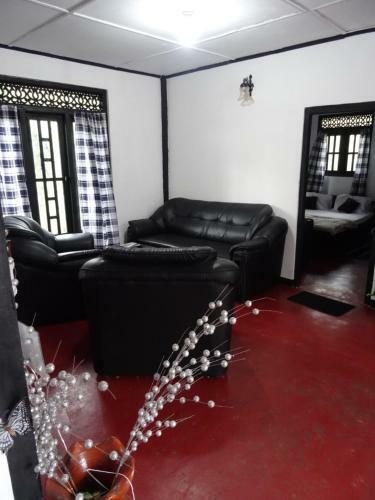 Hostal River Side Guest House & Travels