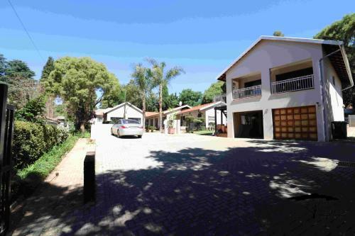 Hostal Acacia Grove Guest House
