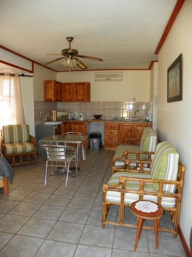 Hostal At-neli Guesthouse
